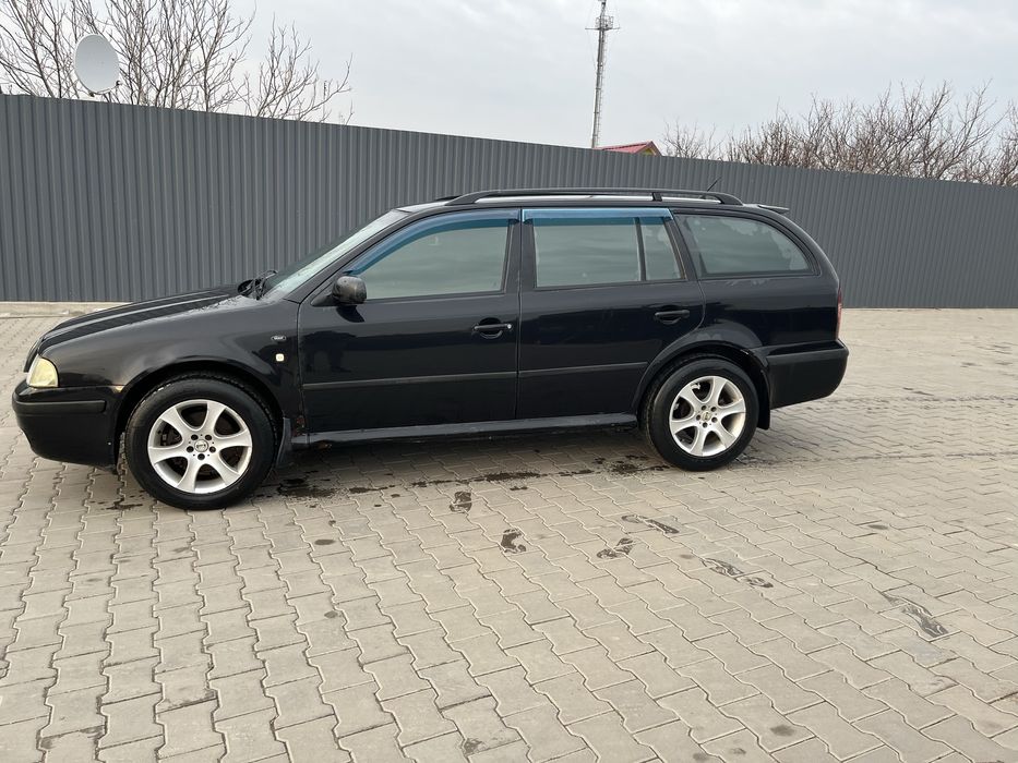 Продам Шкоду Тур!1.8 газ бензин Срочно!!!