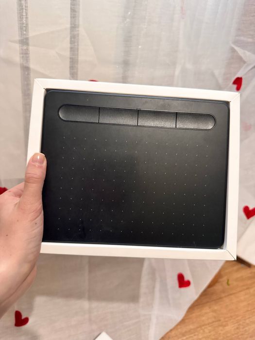 Графічний планшет Wacom intuos S