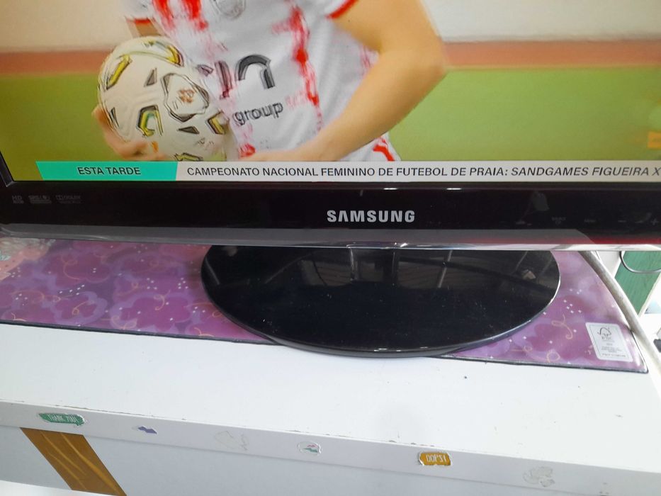 tv samsung 22" como nova funciona na perfeiçao.