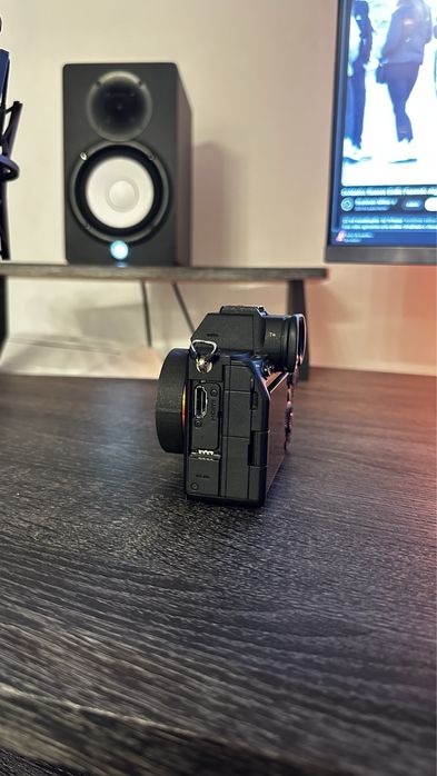 Sony a7iv + Cage Smallrig + Lente Retro