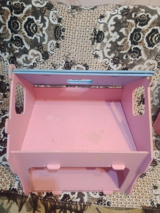 Дитячий іграшковий будиночок