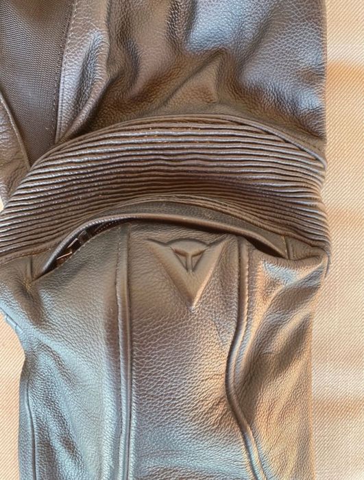 Calças Dainese em couro