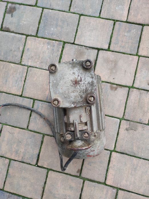 Silnik elektryczny 380v 0,8 kw