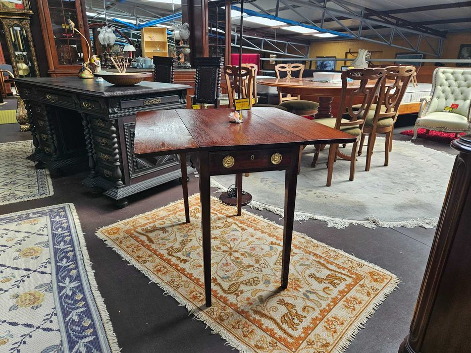 Mesa antiga - Restaurada - extensível - Estilo Holandês