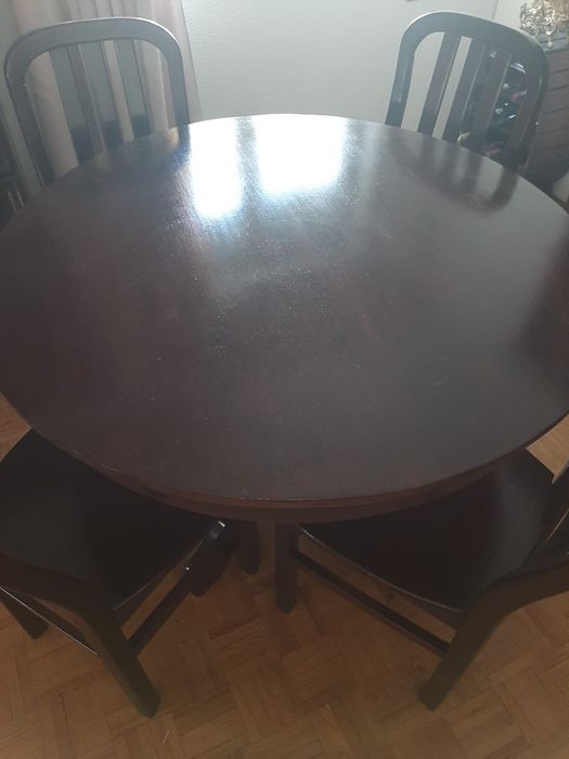 Vendo movel de sala e mesa de jantar + 4 cadeiras