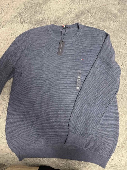 Светр фірми tommy hilfiger