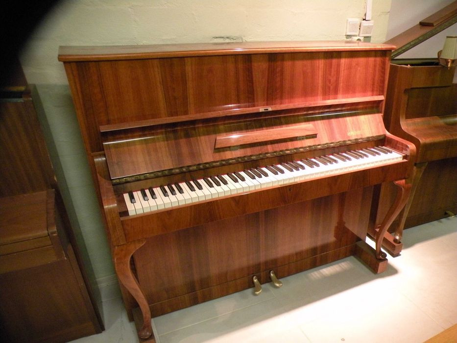 Idealne pianino marki BAUMGARD