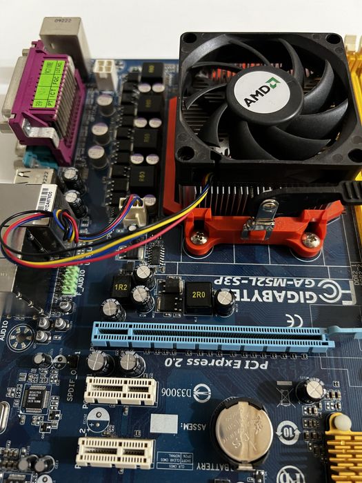 Материнська плата Gigabyte GA-M52L-S3P