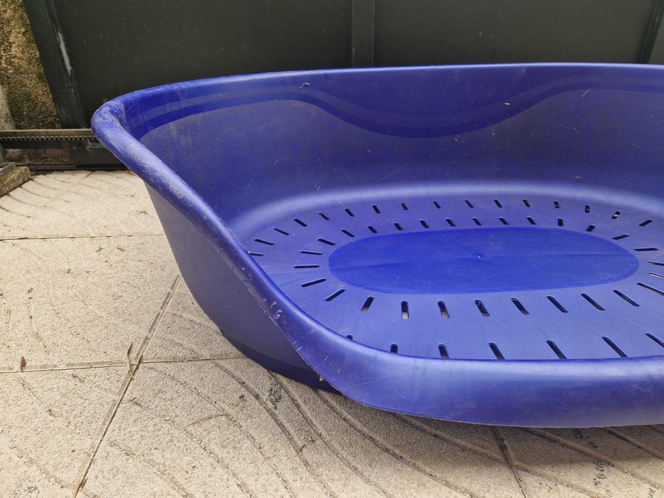 Cama de plástico rígido - cães XXL