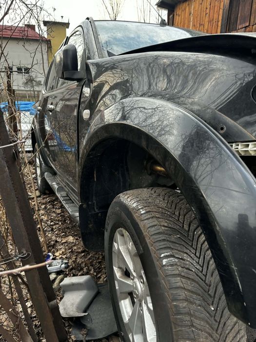 Mitsubishi l200 częsci