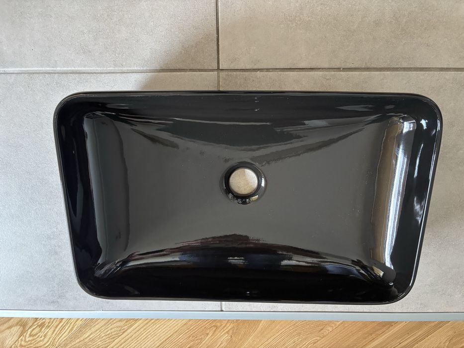 Umywalka Ravak nablatowa czarna 50x31