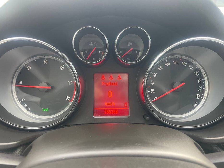 Opel Insignia / 2.0 diesel / 2010 / opłaty na rok