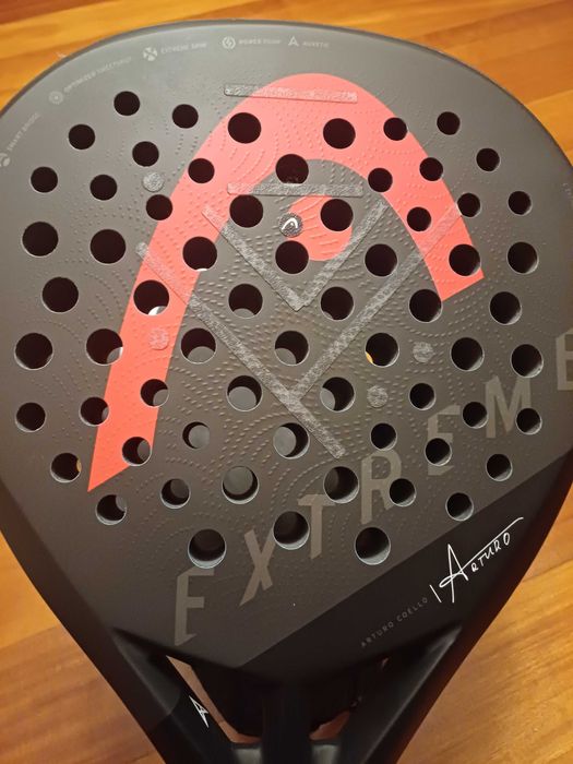 Raquete com capa, padel, Arturo Coelho
