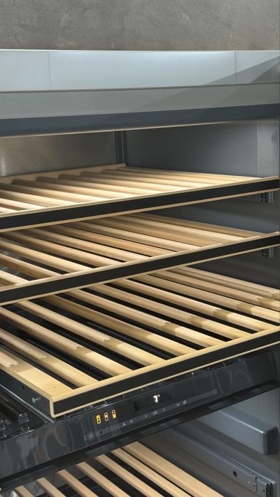 Винний холодильник KWT 6834 SG!!