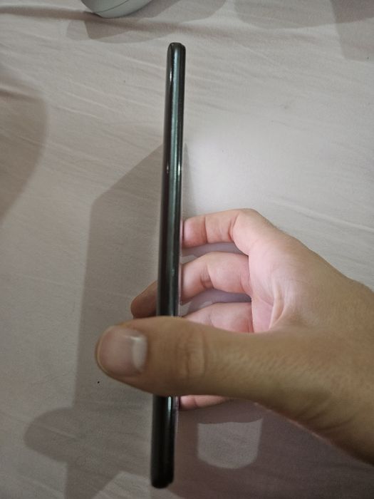 Poco F3 - Screen Burn-in at the Bottom63823839289987122