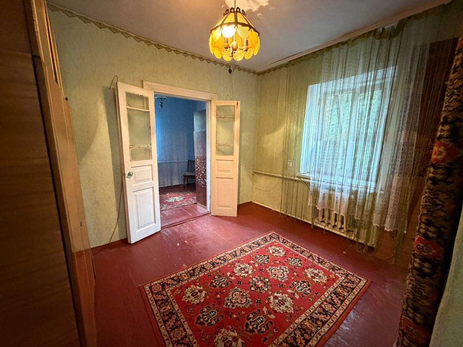 44879 Просторий будинок у Дубовому з великою ділянкою, двома гаражами та всіма міськими комунікаціями!