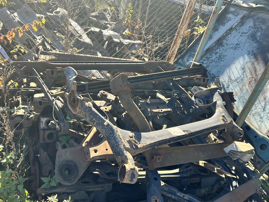 Балка задня передня подрамник задній міст підрамник марки авто в описі