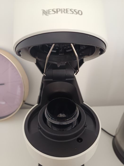 Ekspres kapsułkowy DELONGHI Nespresso Vertuo Next ENV120.W Biały