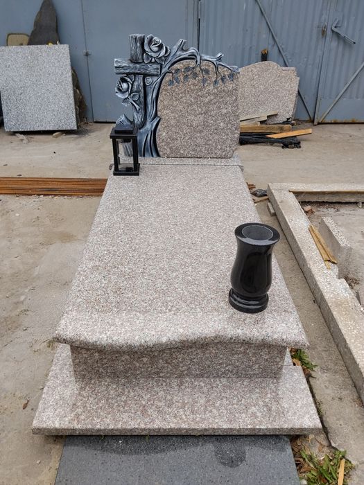 Nagrobek Granitowy