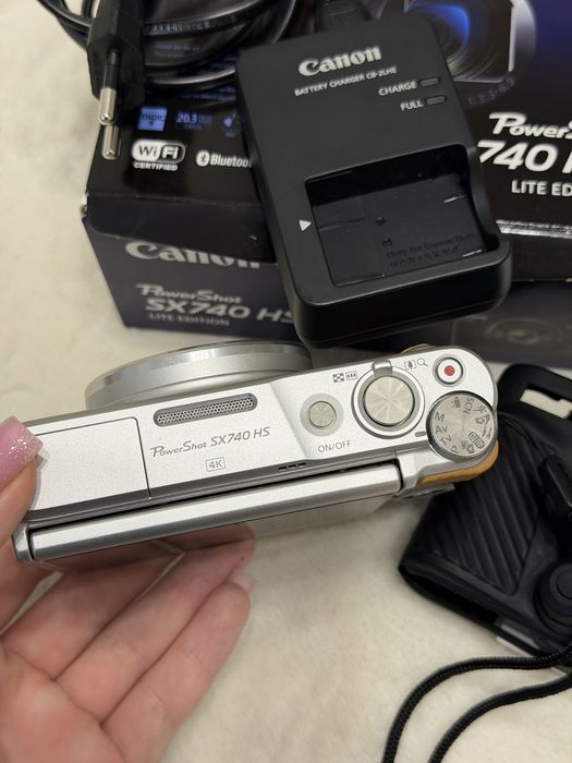 Canon PowerShot SX740 HS