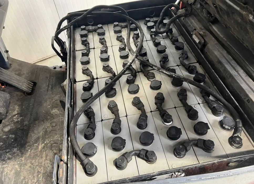 Empilhador Toyota FBET 1,5T - Electrico