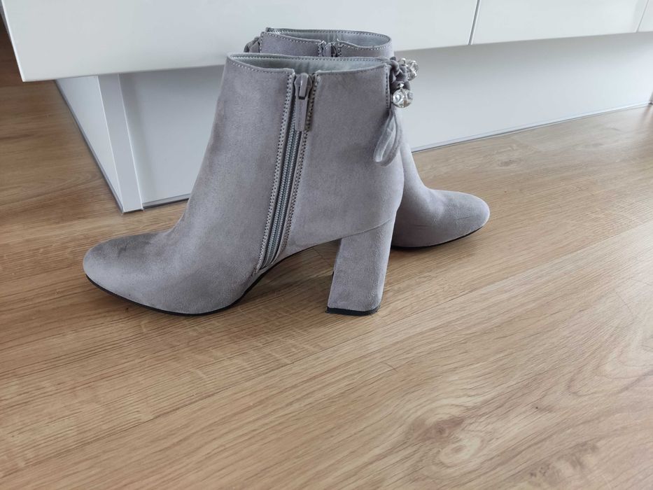 Botki zamszowe damskie