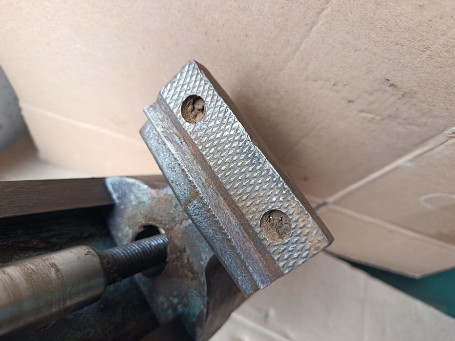 Тиски лещата  тиски слесарные  СССР 80  мм