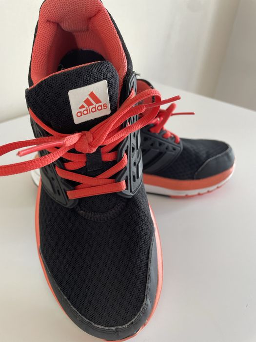 Ténis Adidas NOVOS Running
