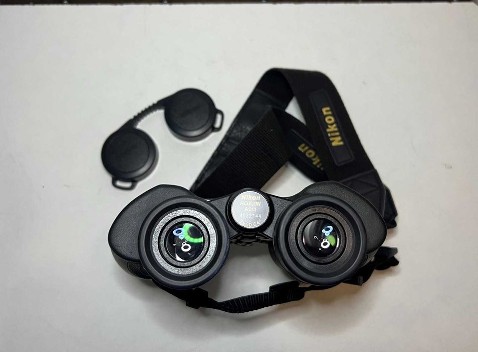 Бінокль Nikon Aculon A211