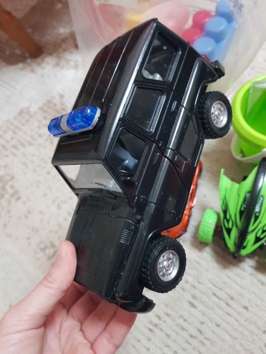 Машинки іграшки.