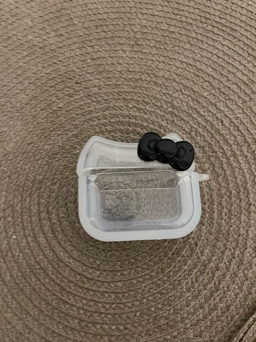 Продам чехол на airpods pro 3