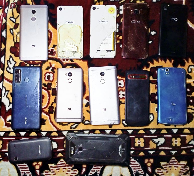 Мобильные телефоны на запчасти