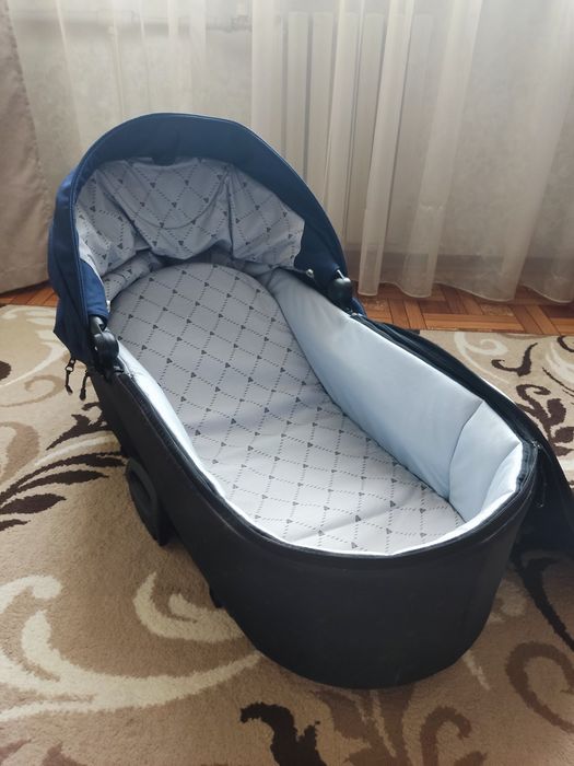 Продам детскую коляску