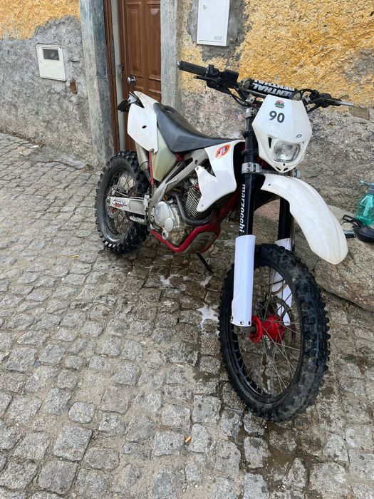 Vendo ou troco AJP PR3 125