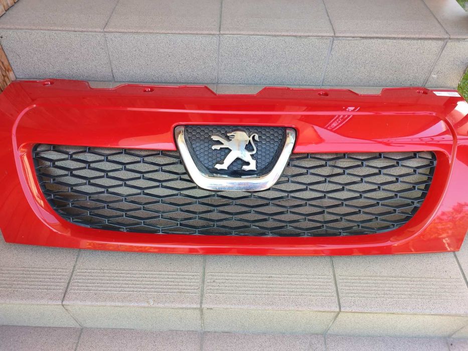 Решітка  радіатора Peugeot Boxer