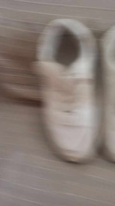 Sapatilhas brancas 29