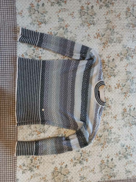 Светр фірма Oodji