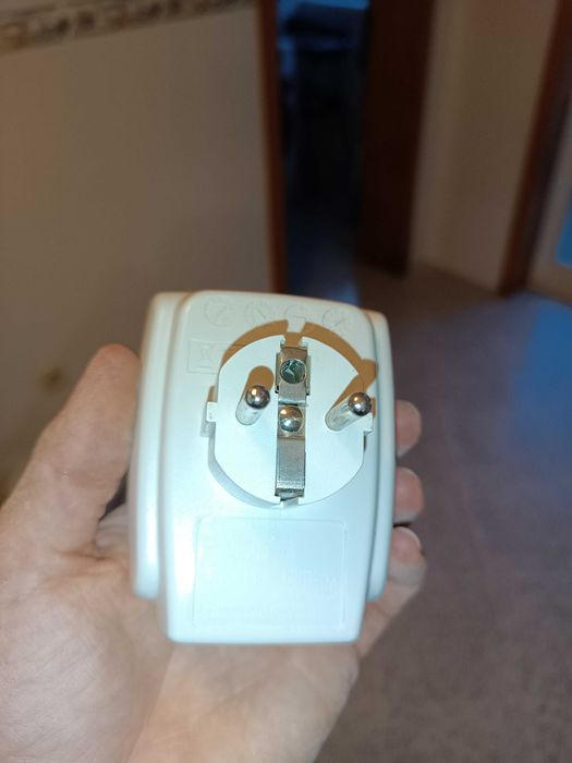 Tomada de proteção para eletrodomésticos / computador426430226614210562
