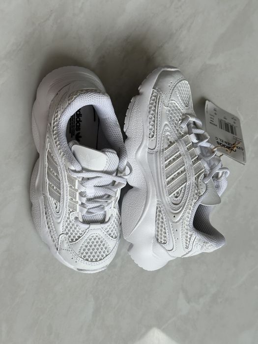 Деские кроссовки Adidas Ozmillen