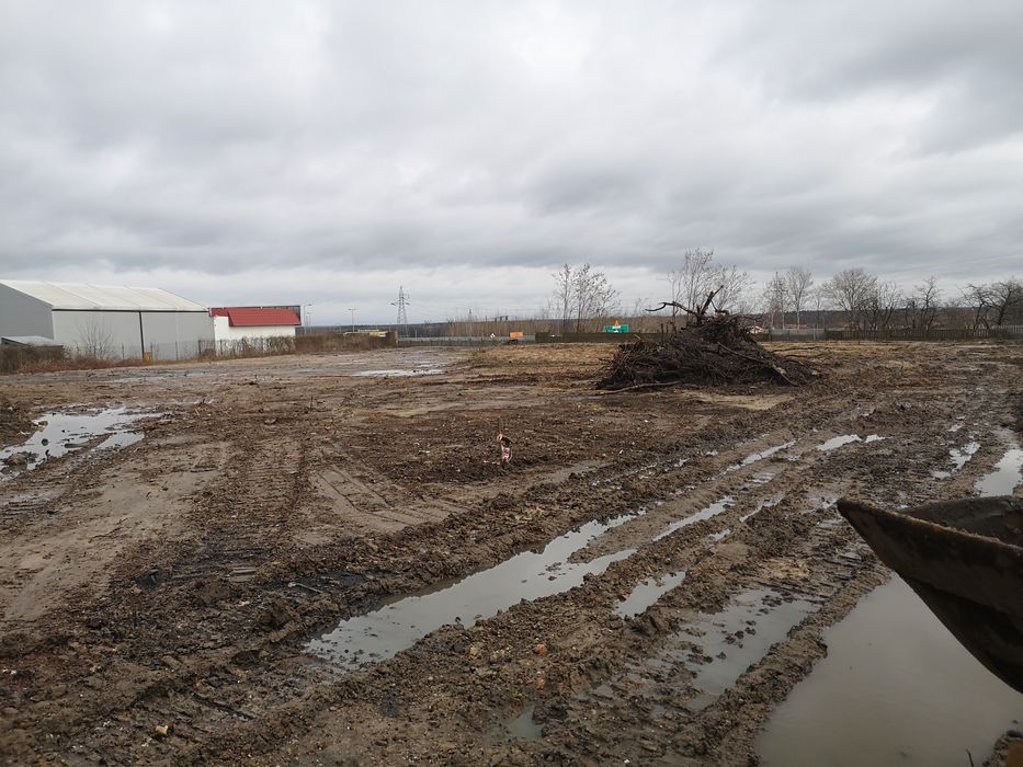 Roboty ziemne, równanie terenów, prace niwelacyjne, utwardzanie placów