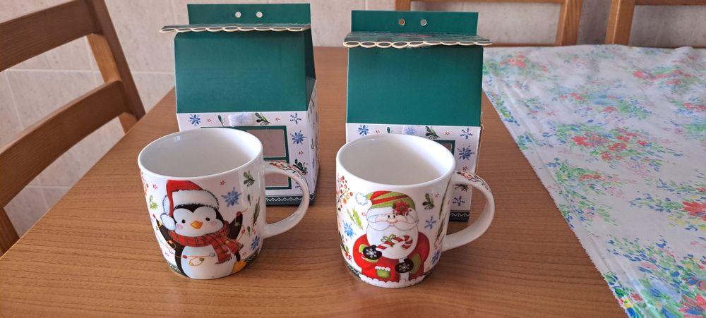 2 Canecas Natal nunca utilizadas.