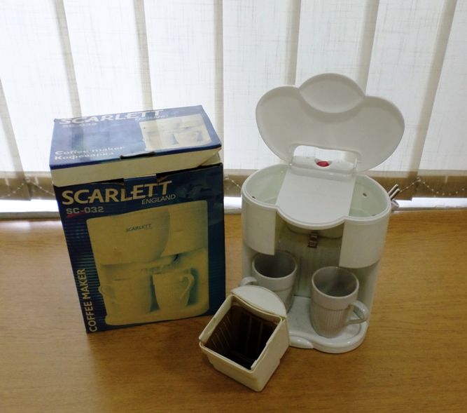 Капельная кофеварка Scarlett SC-032
