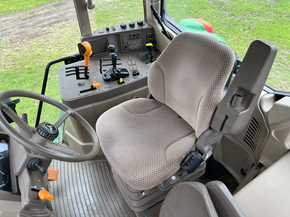 John Deere 6125 m