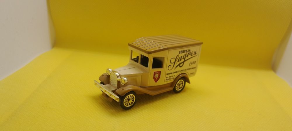 20 Miniaturas Carrinhas Transporte