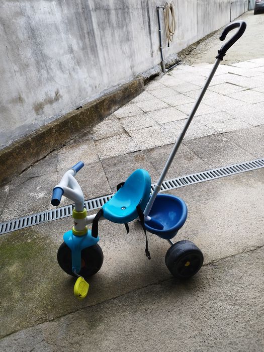 Triciclo criança