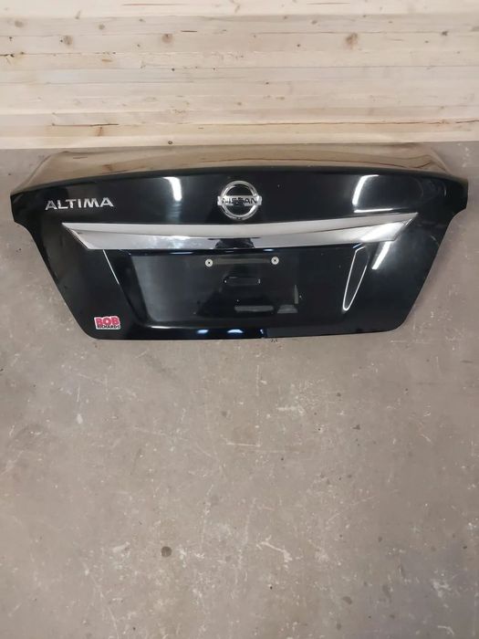 Nissan altima klapa tyl