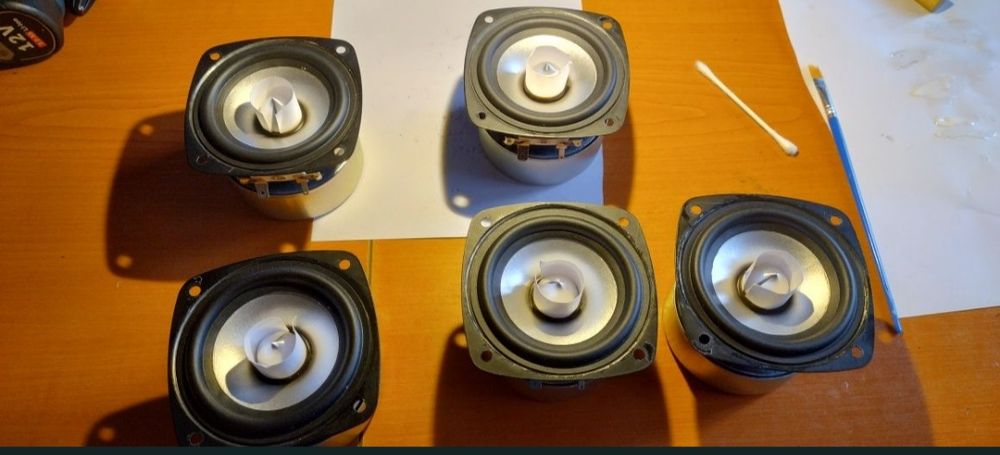 Zawieszenia gumowe do Logitech Z5500 5sztuk