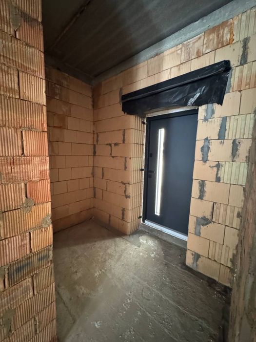 Дуплекс в Стоянці поруч з лісом . 4.5 сотки