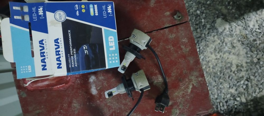 Продам лед лампи H4