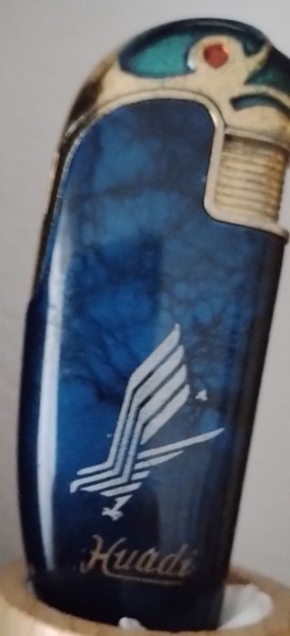 Antigos isqueiros alguns com marca para coleçionadores